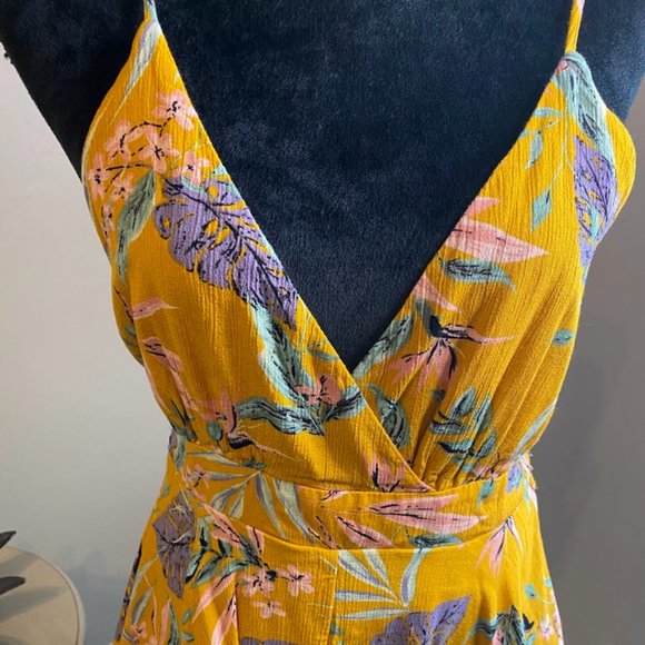 Spaghetti Strap Romper - Picture 3 of 6